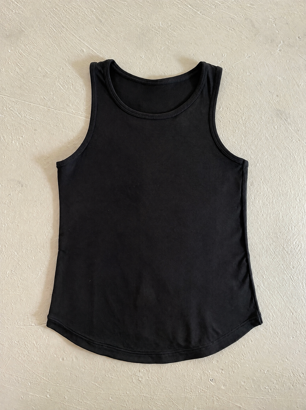 Curved Hem Tank — detail